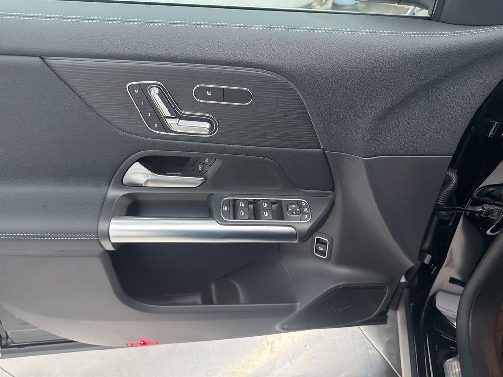 new 2026 Mercedes-Benz GLA 250 car, priced at $47,515