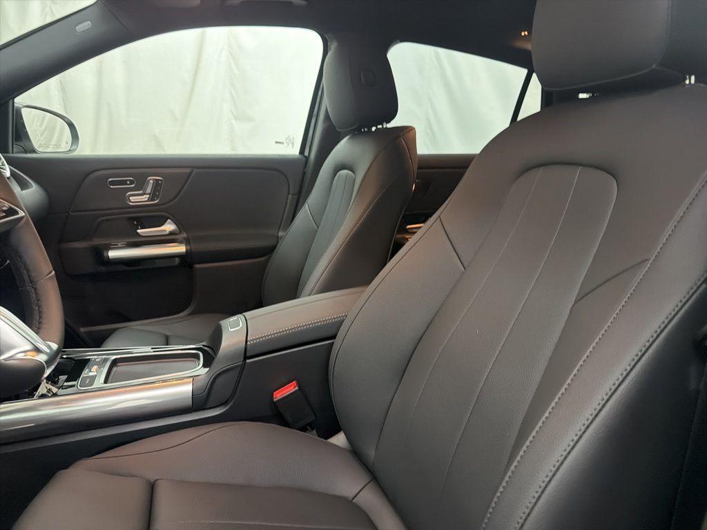 new 2026 Mercedes-Benz GLA 250 car, priced at $47,515