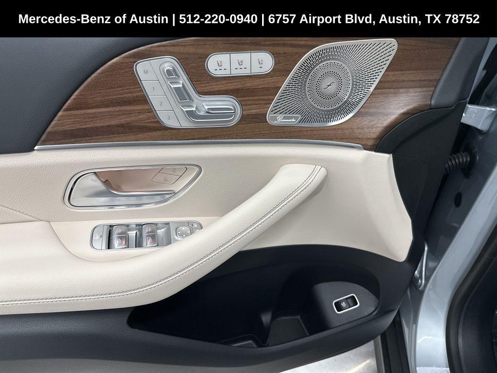 new 2025 Mercedes-Benz GLS 450 car, priced at $92,020