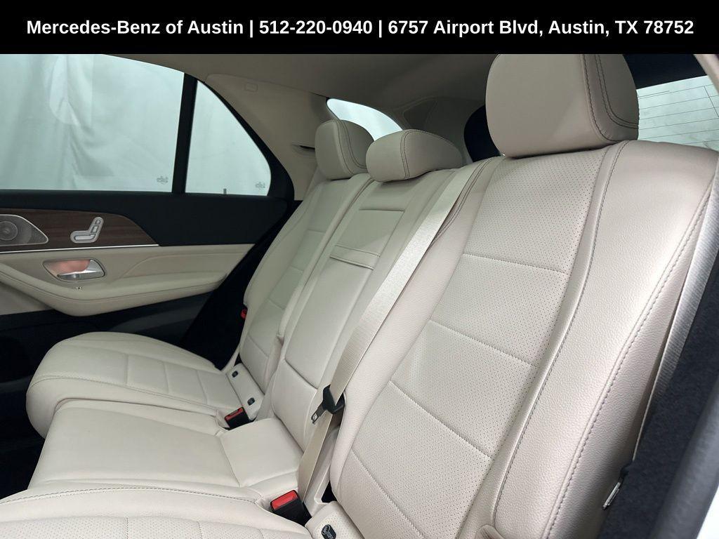 new 2025 Mercedes-Benz GLE 450 car, priced at $85,555