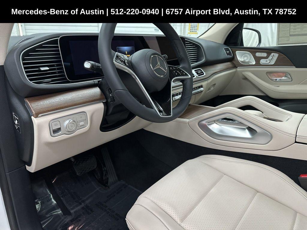 new 2025 Mercedes-Benz GLE 450 car, priced at $85,555