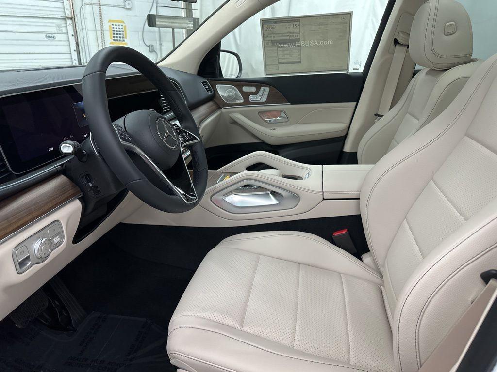 new 2025 Mercedes-Benz GLE 450 car, priced at $85,555