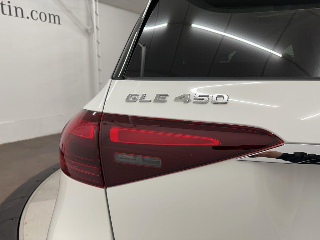 new 2025 Mercedes-Benz GLE 450 car, priced at $85,555