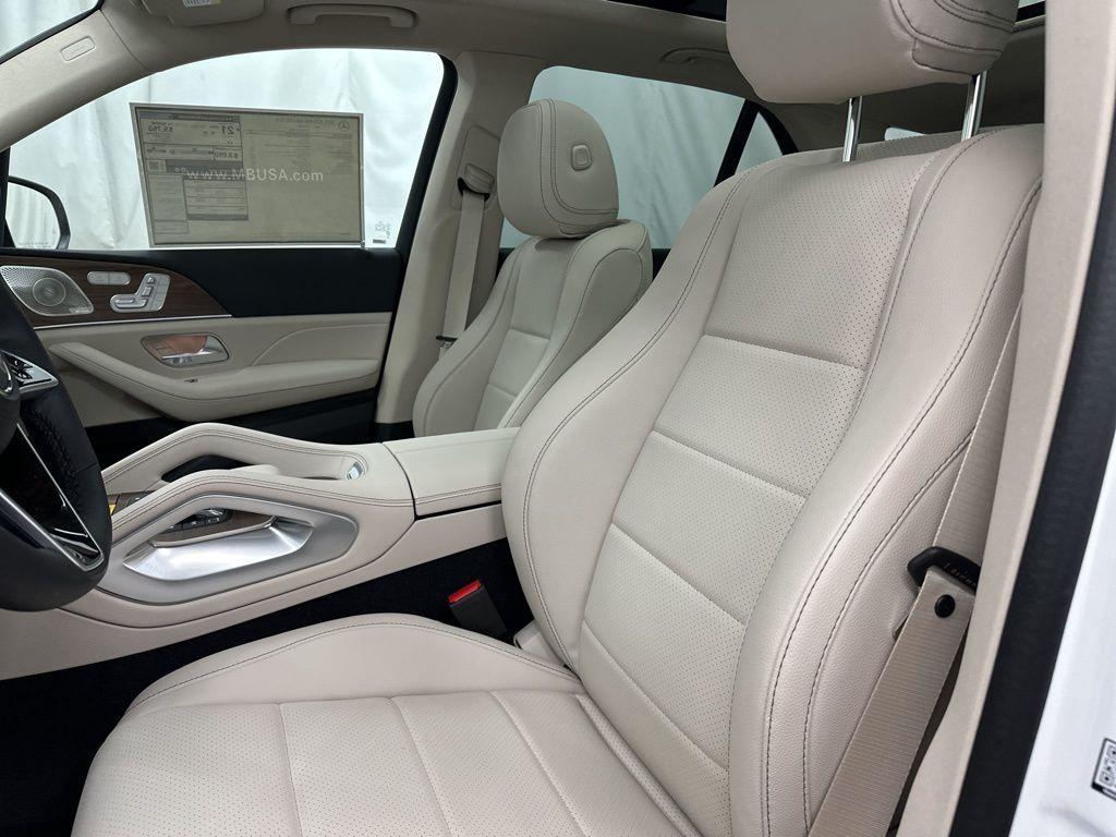 new 2025 Mercedes-Benz GLE 450 car, priced at $85,555