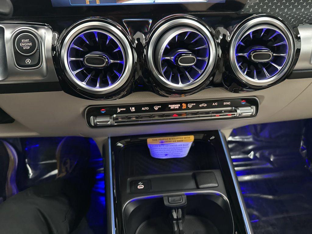new 2025 Mercedes-Benz GLB 250 car, priced at $49,595