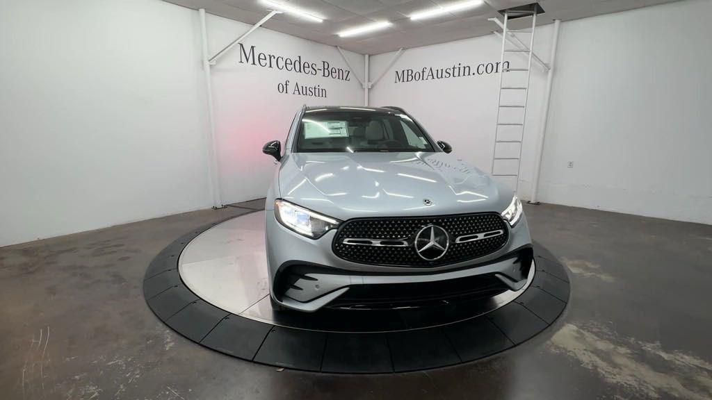 new 2025 Mercedes-Benz GLC 300 car, priced at $61,300