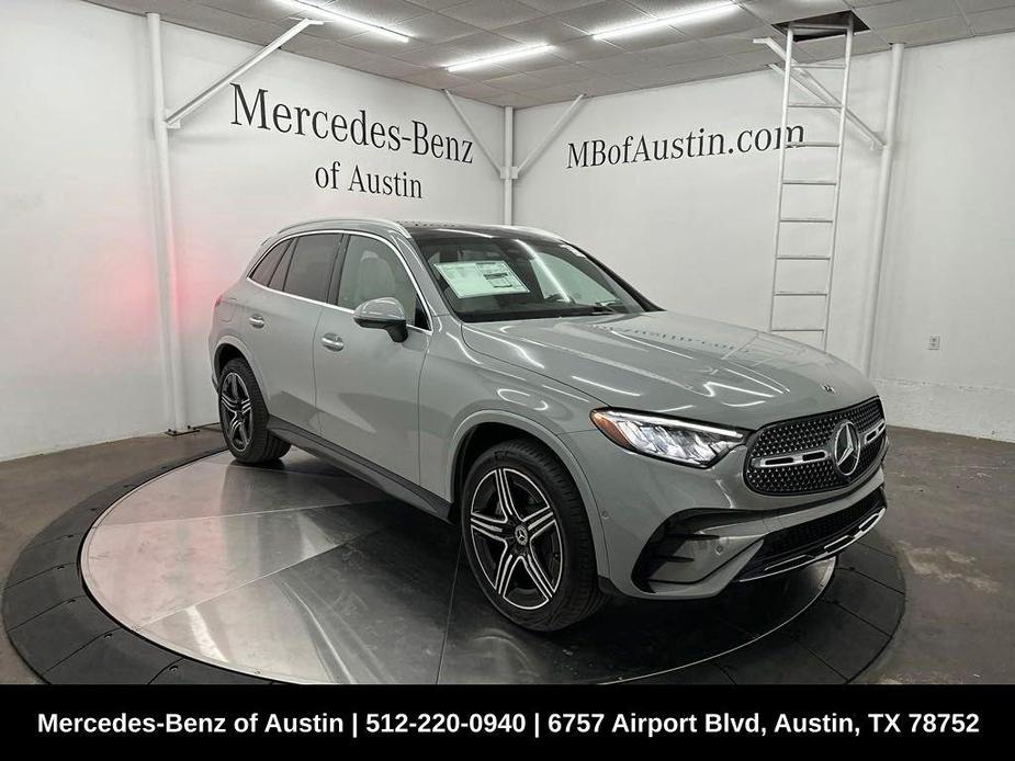 new 2025 Mercedes-Benz GLC 300 car, priced at $61,850