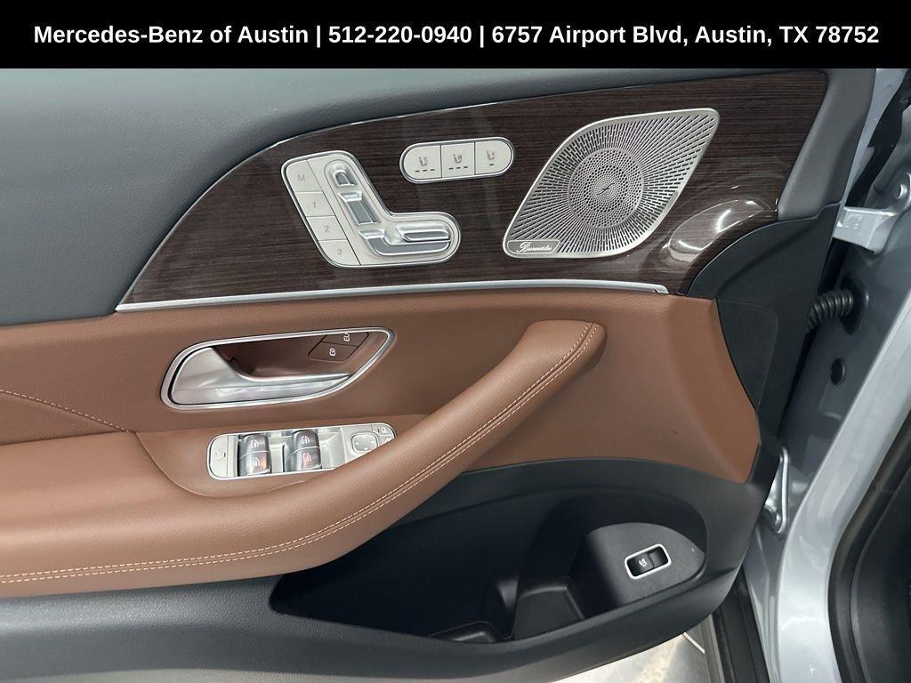 new 2025 Mercedes-Benz GLS 450 car, priced at $92,395