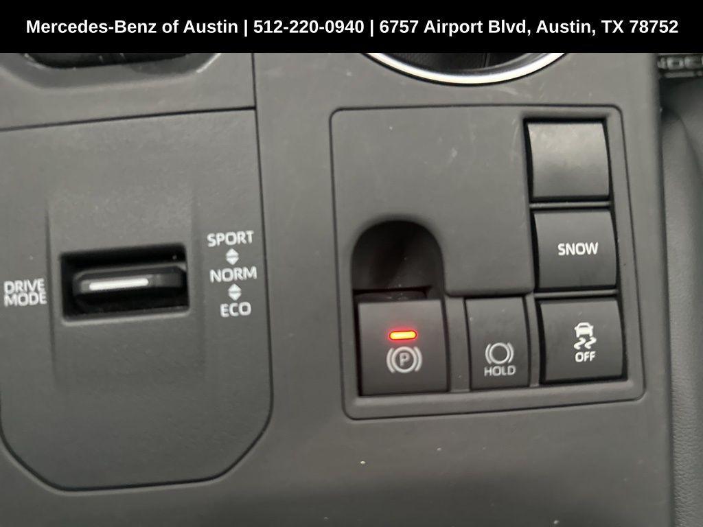 used 2024 Toyota Highlander car, priced at $39,900