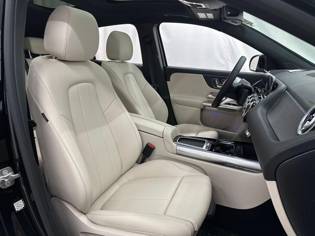 used 2025 Mercedes-Benz GLA 250 car, priced at $49,210