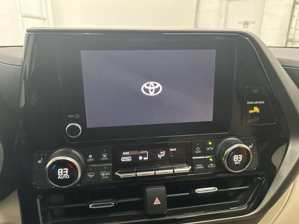 used 2023 Toyota Highlander car, priced at $33,500