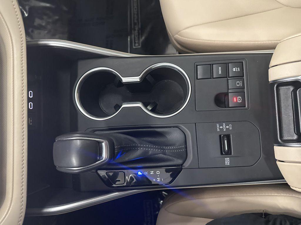 used 2023 Toyota Highlander car, priced at $33,500
