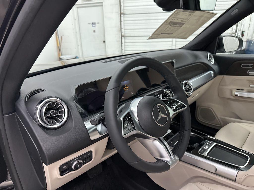 new 2025 Mercedes-Benz GLB 250 car, priced at $59,480