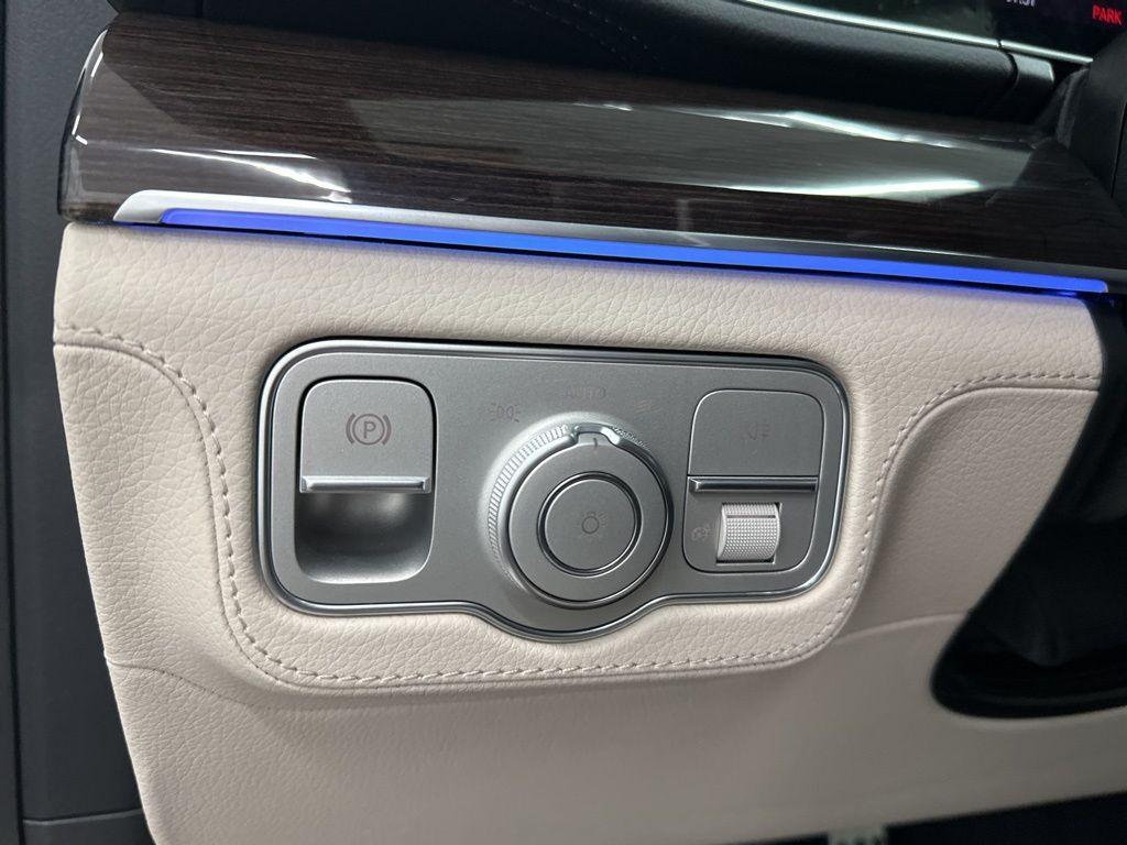 new 2026 Mercedes-Benz GLS 450 car, priced at $98,385