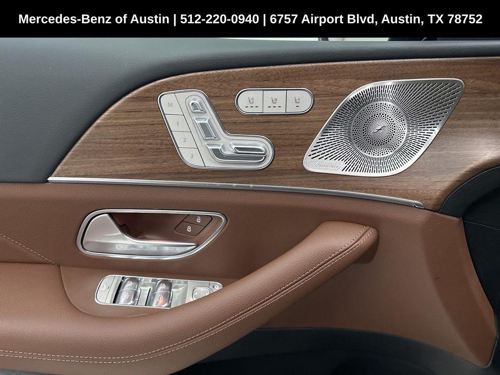 new 2025 Mercedes-Benz GLS 450 car, priced at $95,670
