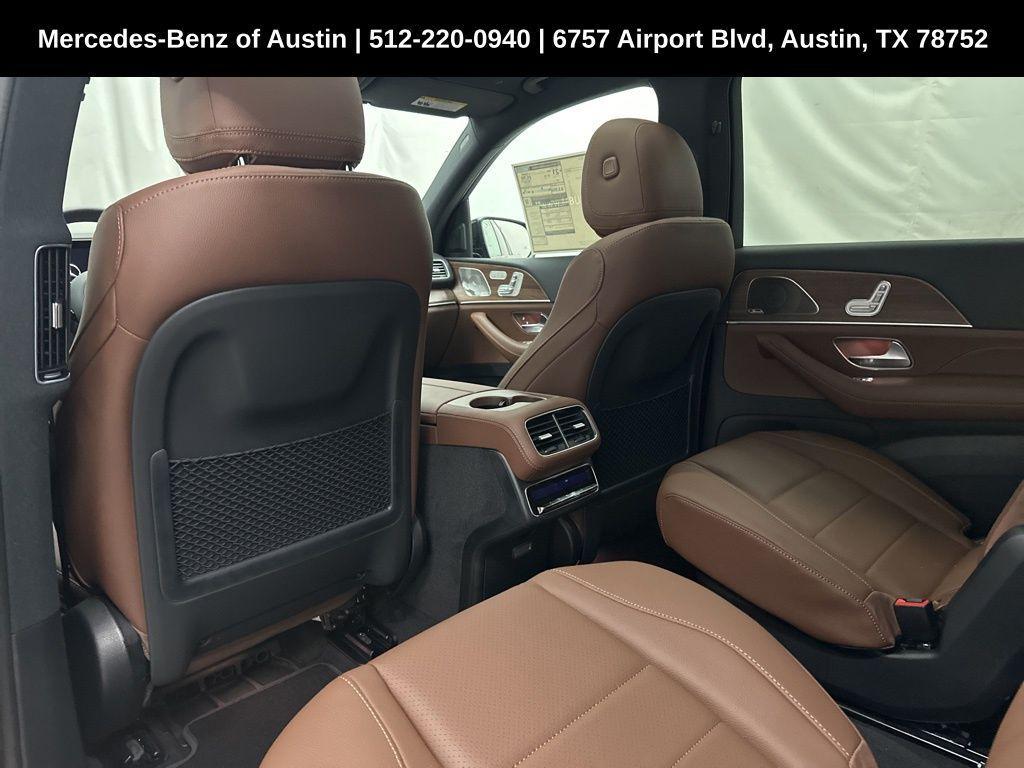 new 2025 Mercedes-Benz GLS 450 car, priced at $95,670