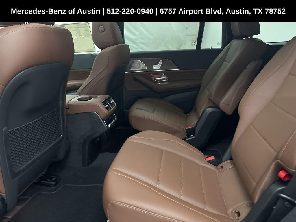 new 2025 Mercedes-Benz GLS 450 car, priced at $95,670