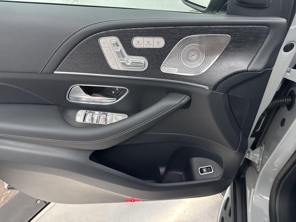 new 2026 Mercedes-Benz GLS 450 car, priced at $100,795