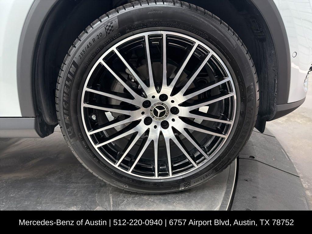 used 2025 Mercedes-Benz GLC 300 car, priced at $45,900