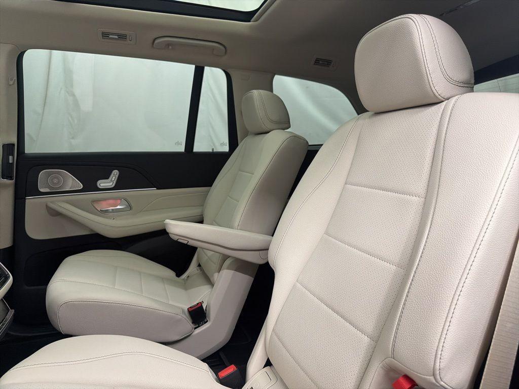 new 2026 Mercedes-Benz GLS 450 car, priced at $101,130