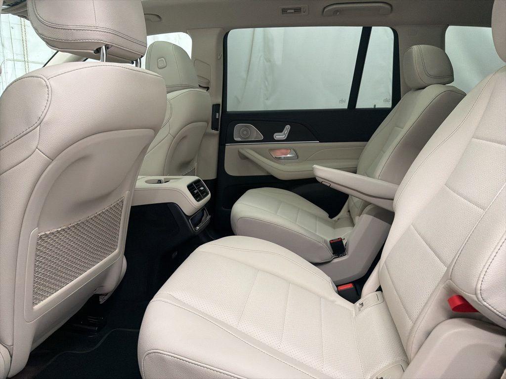new 2026 Mercedes-Benz GLS 450 car, priced at $101,130