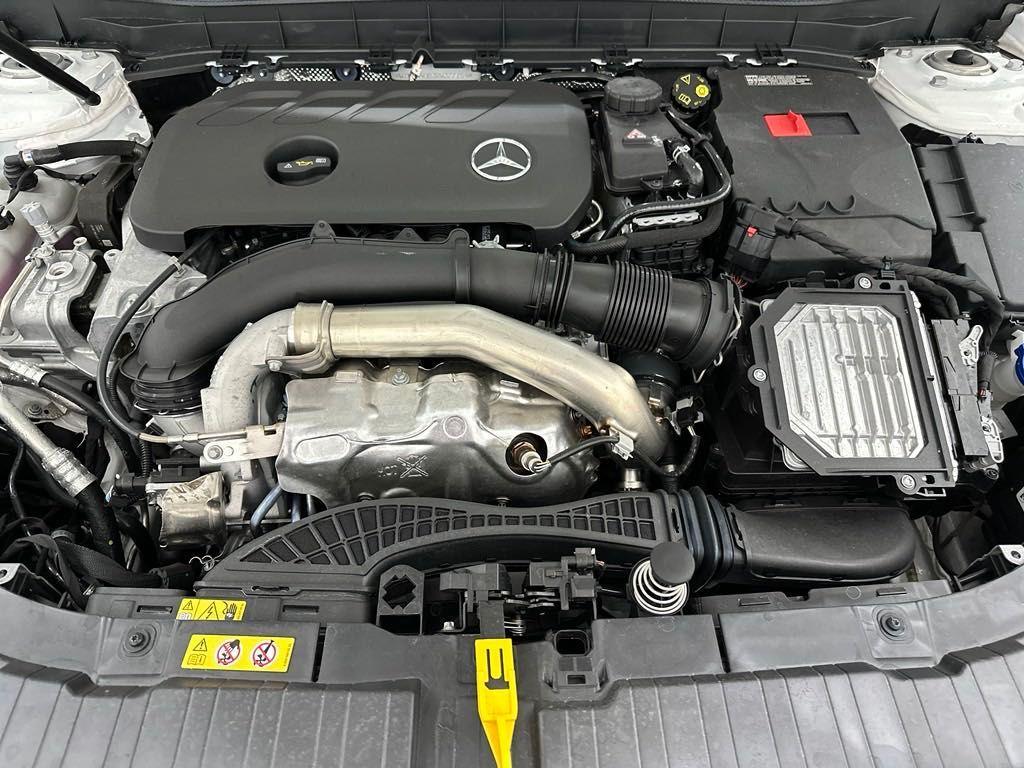 new 2024 Mercedes-Benz GLB 250 car, priced at $52,325