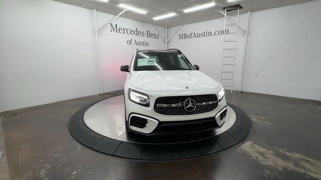 new 2024 Mercedes-Benz GLB 250 car, priced at $52,325