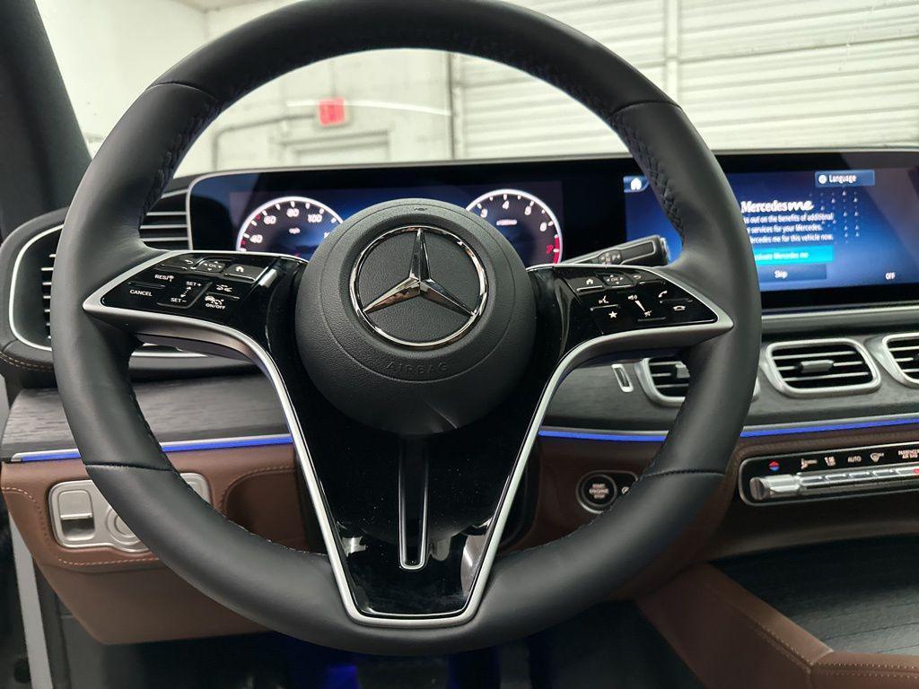 new 2025 Mercedes-Benz GLE 580 car, priced at $108,015