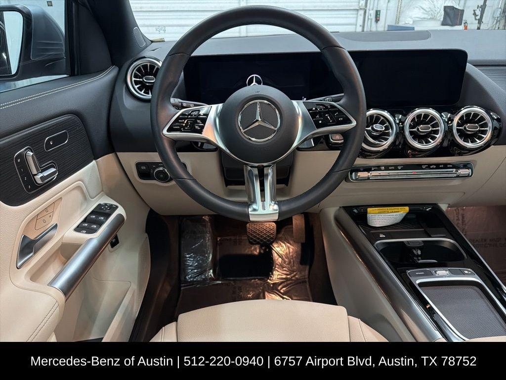 used 2025 Mercedes-Benz GLA 250 car, priced at $38,900