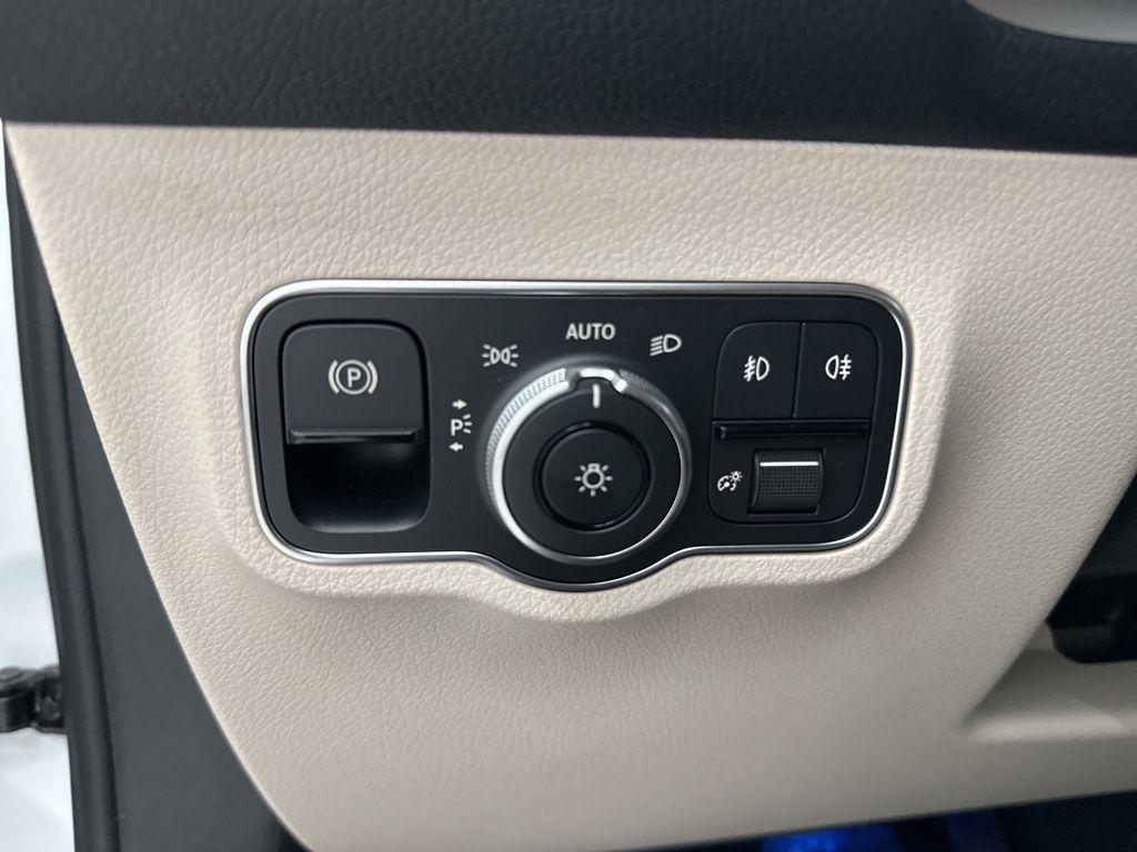 used 2025 Mercedes-Benz GLB 250 car, priced at $47,145