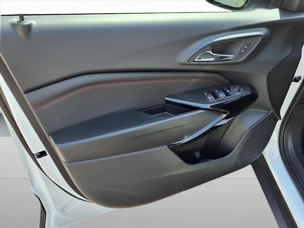 new 2025 Chevrolet Trax car, priced at $25,000