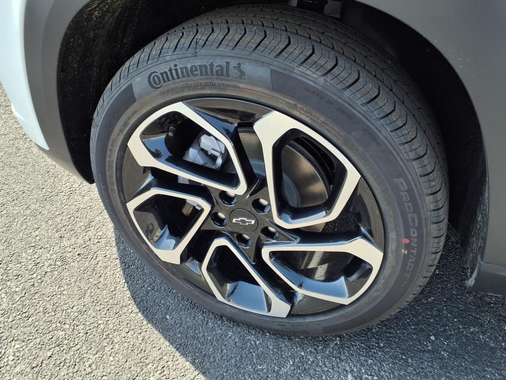 new 2025 Chevrolet Trax car, priced at $25,700