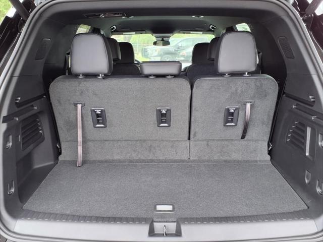 new 2025 Chevrolet Traverse car, priced at $42,595