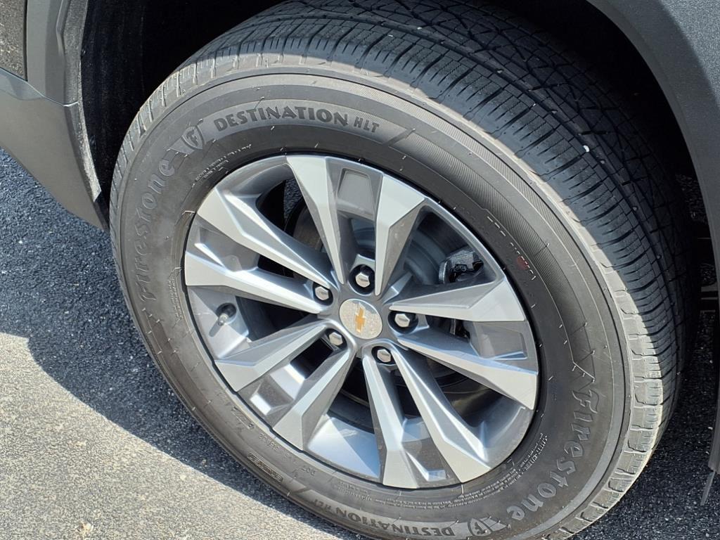 new 2026 Chevrolet Equinox car, priced at $29,895