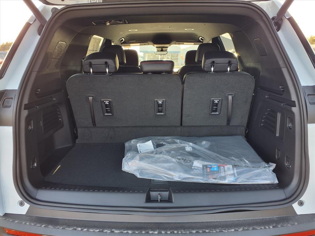 new 2026 Chevrolet Traverse car, priced at $54,950