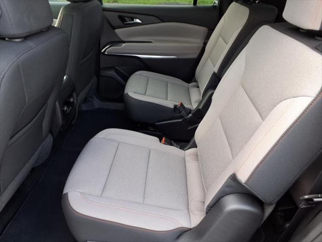 new 2025 Chevrolet Traverse car, priced at $43,060
