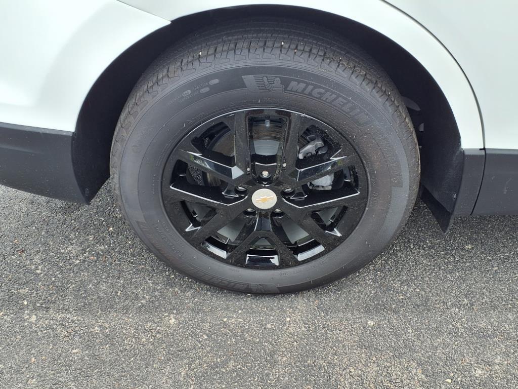 used 2023 Chevrolet Equinox car, priced at $21,394