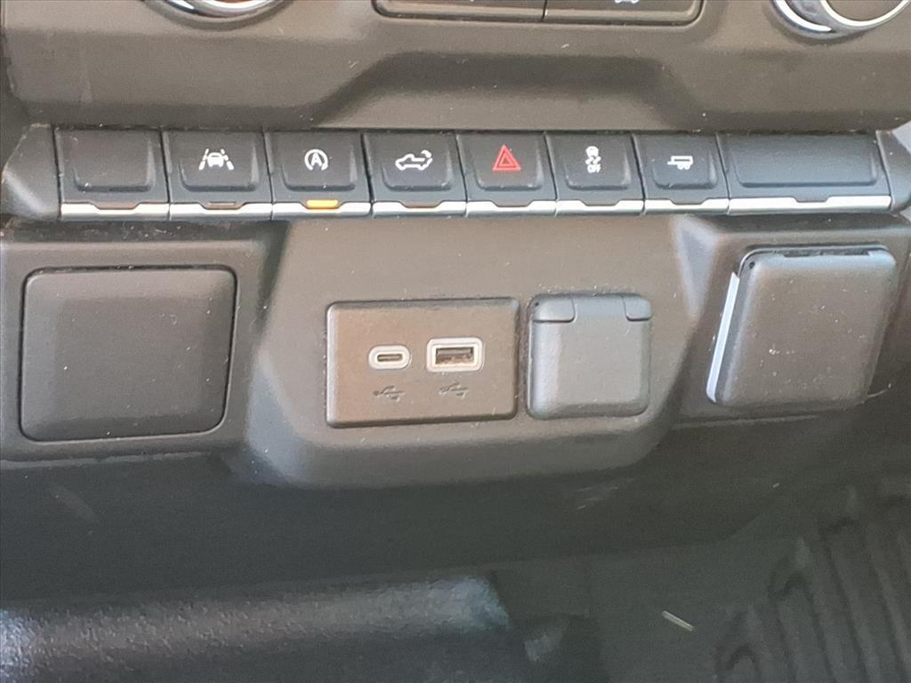 used 2024 Chevrolet Silverado 1500 car, priced at $27,294