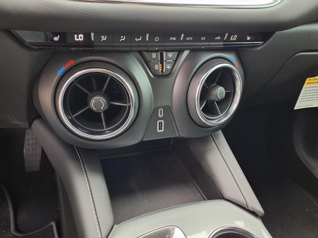 new 2025 Chevrolet Blazer car, priced at $33,673