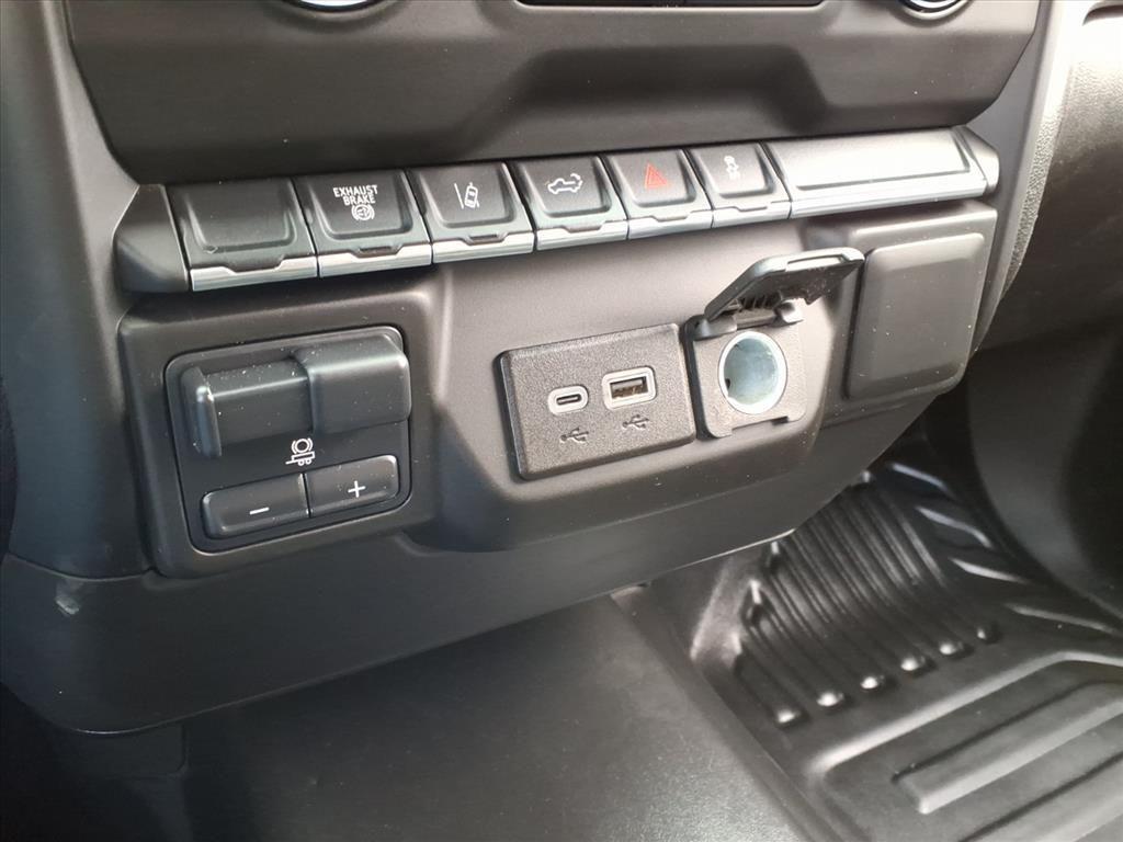 used 2024 Chevrolet Silverado 2500 car, priced at $45,894