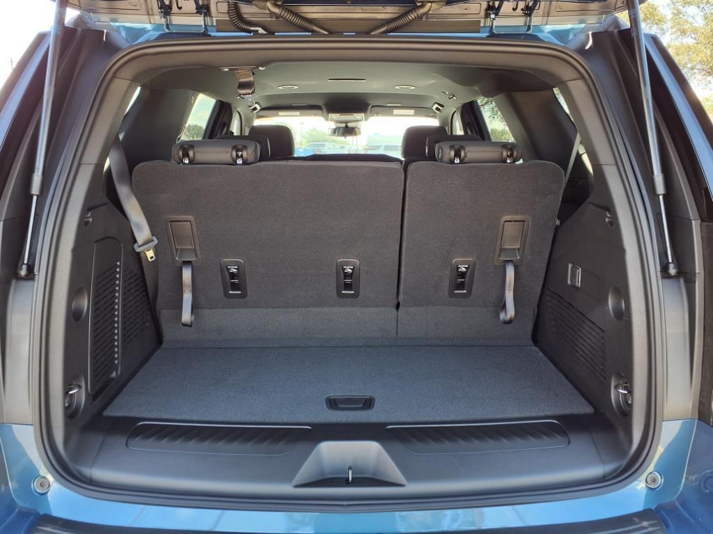 new 2025 Chevrolet Tahoe car, priced at $58,800