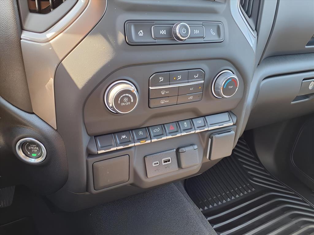 new 2025 Chevrolet Silverado 1500 car, priced at $45,200