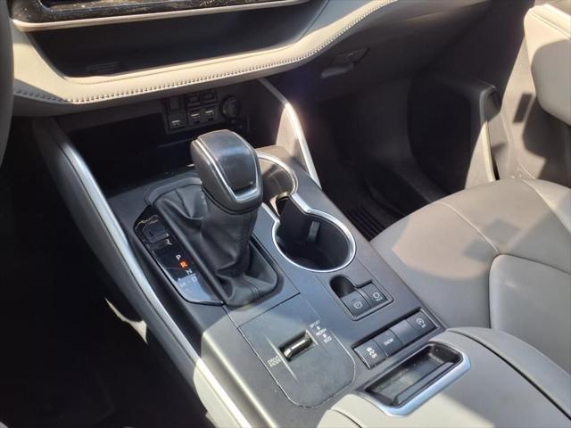 used 2021 Toyota Highlander car, priced at $26,991