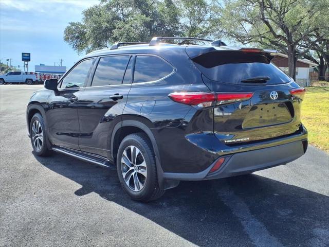 used 2021 Toyota Highlander car, priced at $26,991