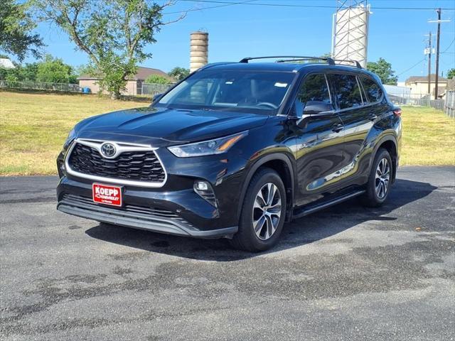 used 2021 Toyota Highlander car, priced at $26,991