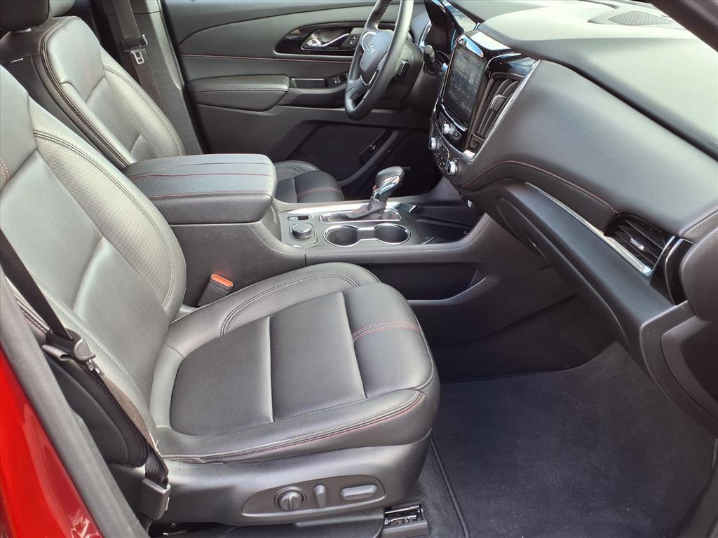 used 2023 Chevrolet Traverse car, priced at $32,394