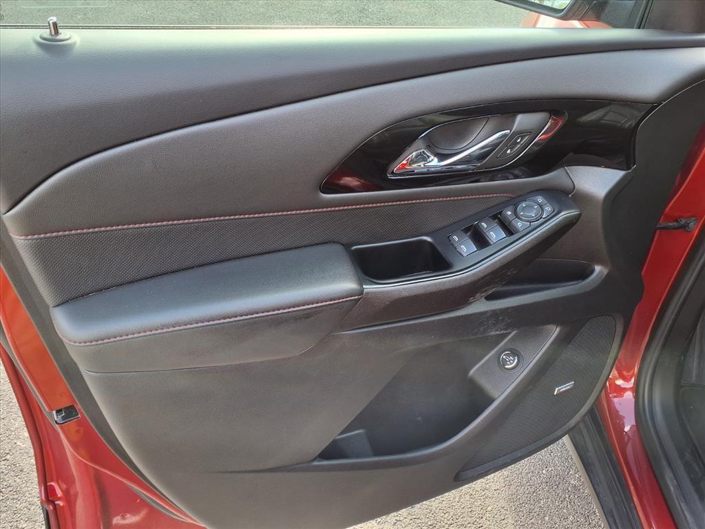 used 2023 Chevrolet Traverse car, priced at $32,394