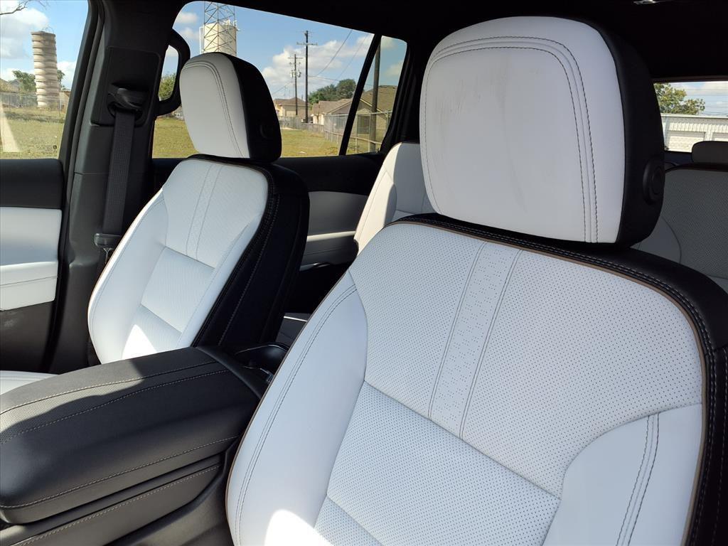 new 2026 Chevrolet Traverse car, priced at $55,420