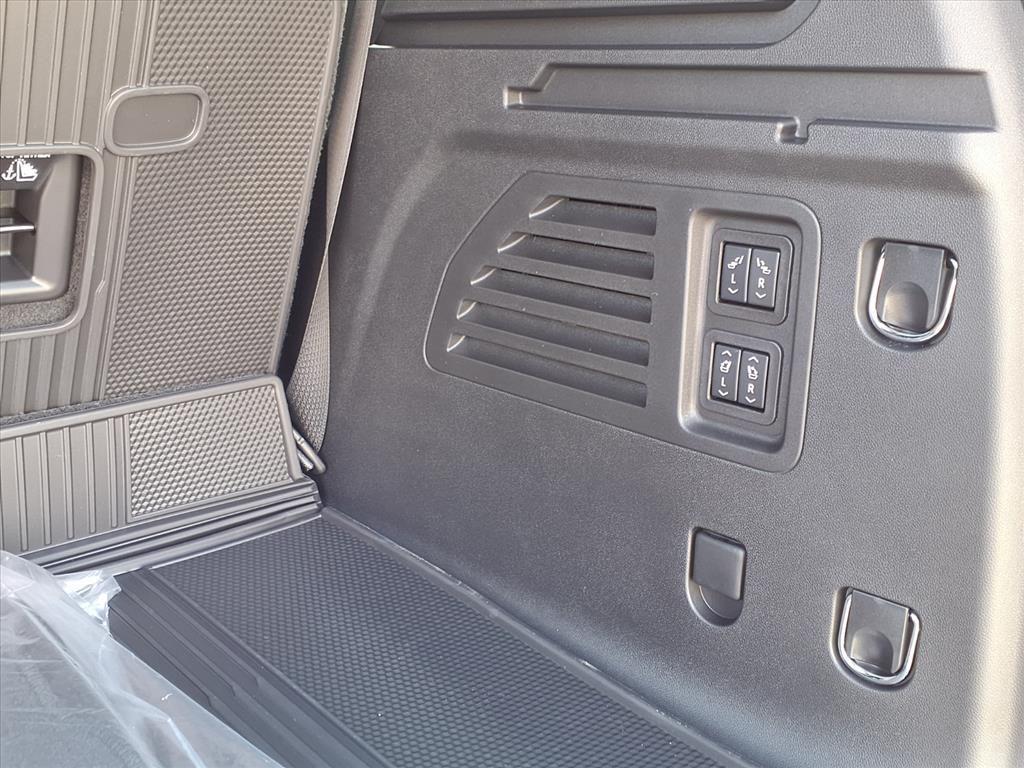 new 2026 Chevrolet Traverse car, priced at $55,420