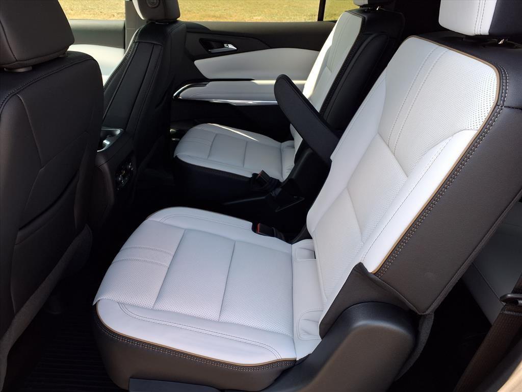 new 2026 Chevrolet Traverse car, priced at $55,420